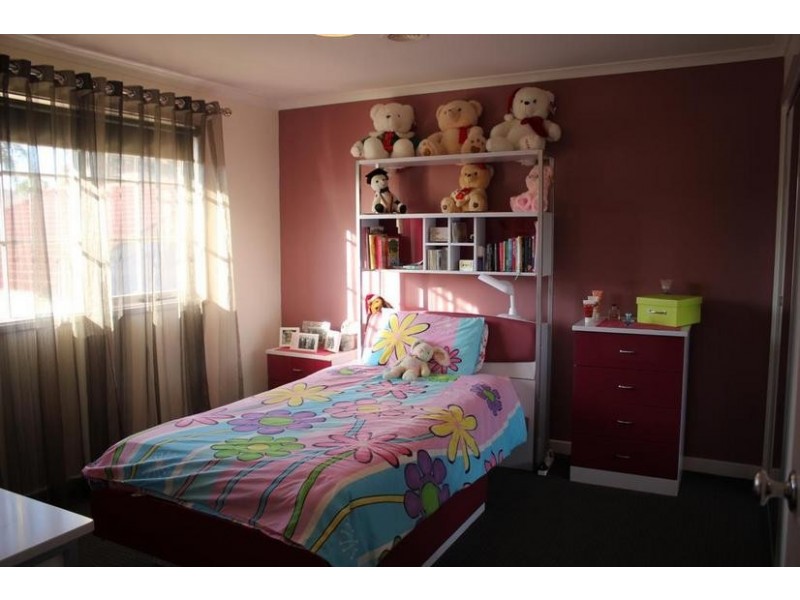287 James Cook Drive, Endeavour Hills VIC 3802