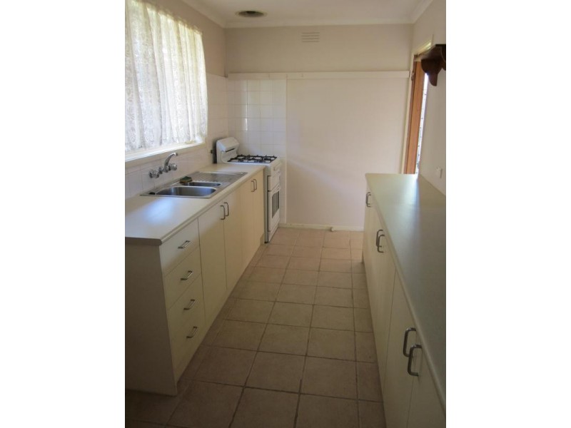 4 Amalfi Court, Endeavour Hills VIC 3802