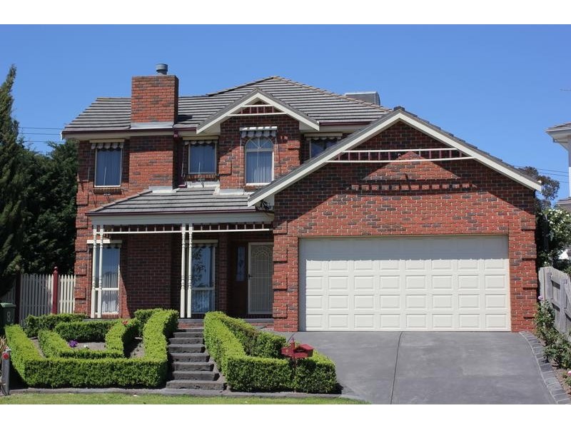 8 Fleming Court, Endeavour Hills VIC 3802