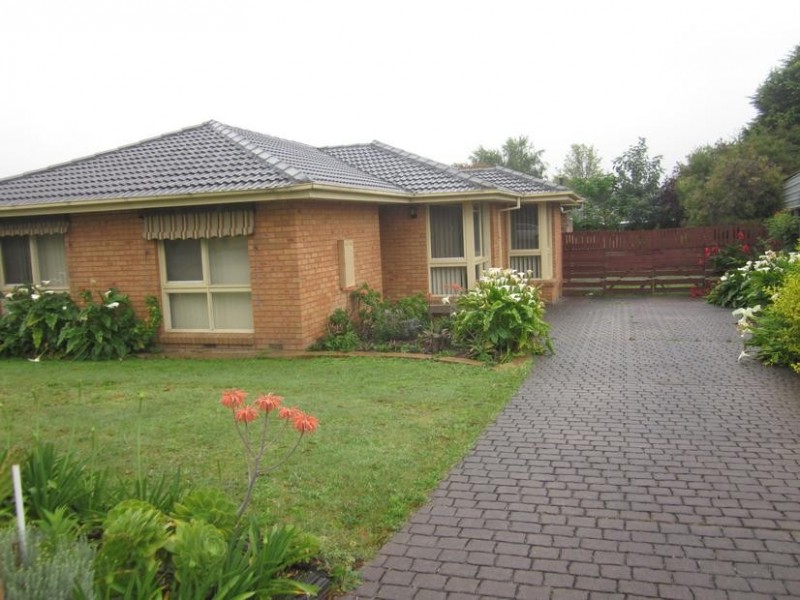 46 Clifton Way, Endeavour Hills VIC 3802