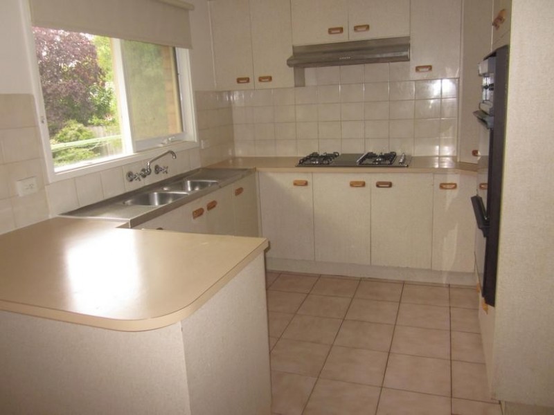 46 Clifton Way, Endeavour Hills VIC 3802