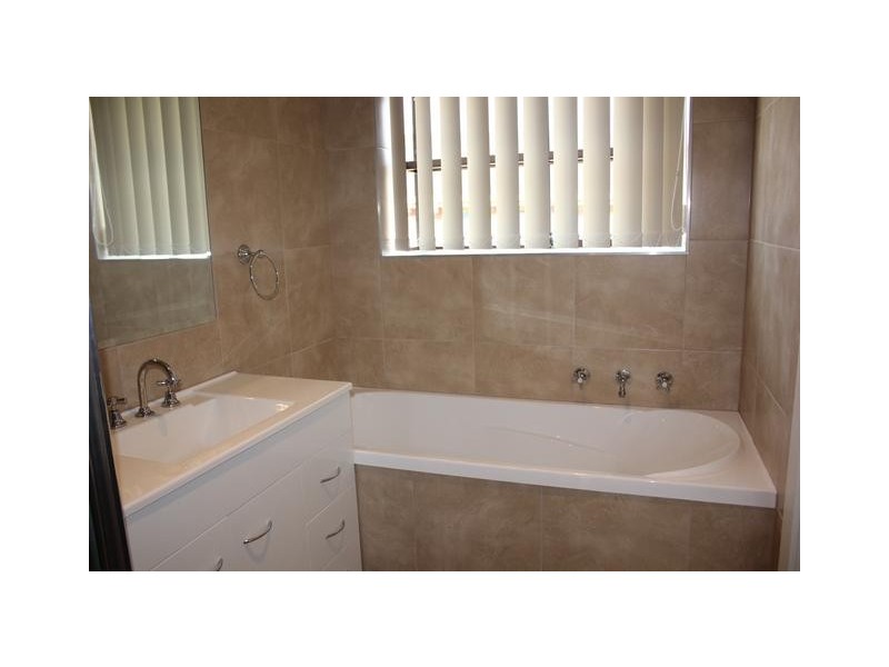 1/10 Heatherton Road, Endeavour Hills VIC 3802