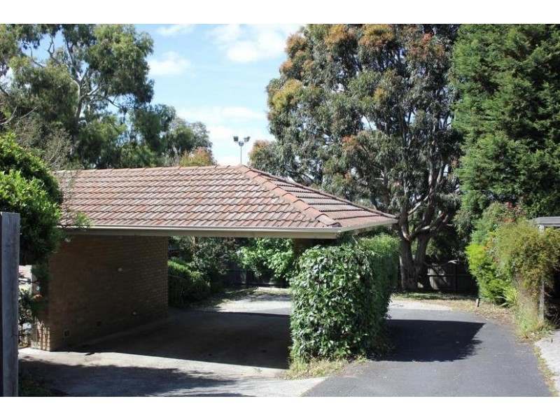 38 William Perry Close, Endeavour Hills VIC 3802