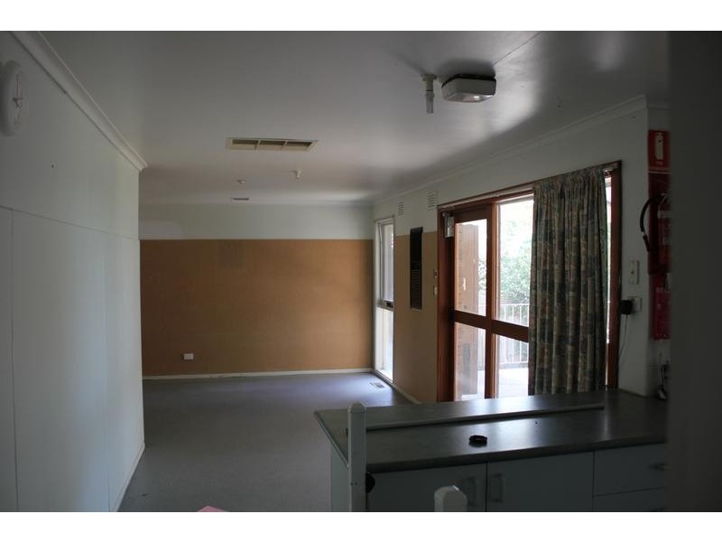 38 William Perry Close, Endeavour Hills VIC 3802