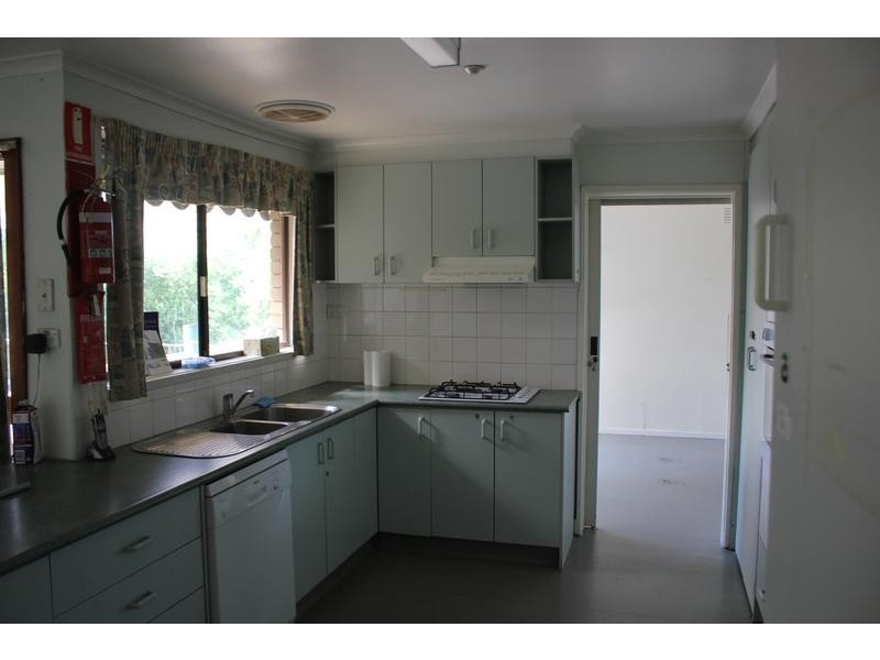 38 William Perry Close, Endeavour Hills VIC 3802