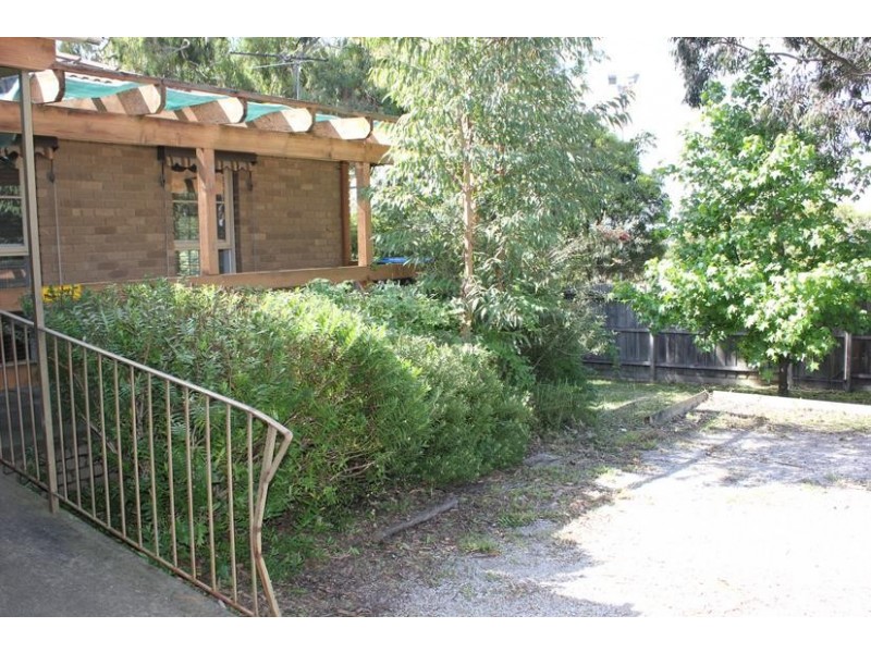 38 William Perry Close, Endeavour Hills VIC 3802