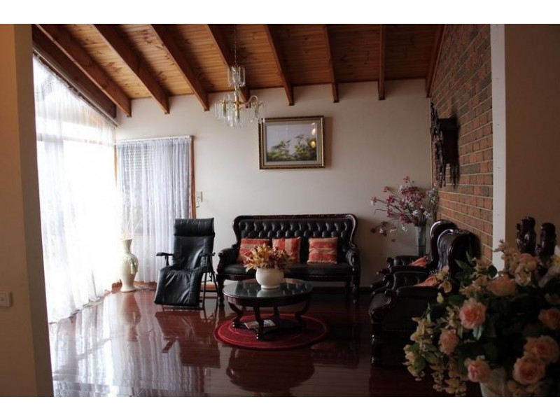 12 Chantell Avenue, Endeavour Hills VIC 3802