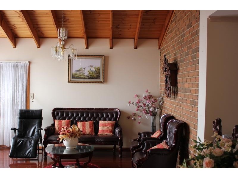 12 Chantell Avenue, Endeavour Hills VIC 3802