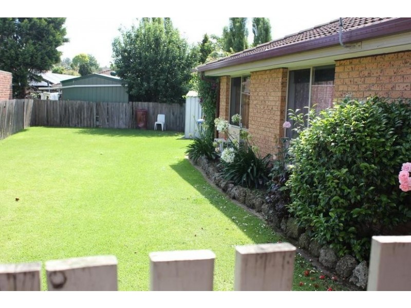 11 Lara Court, Hallam VIC 3803