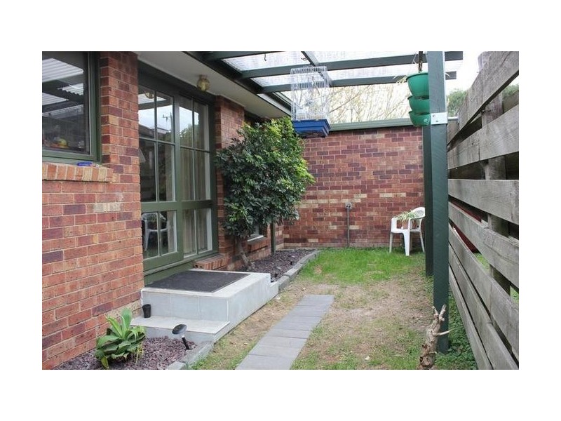 6 7-11 Hutton Street, Dandenong VIC 3175