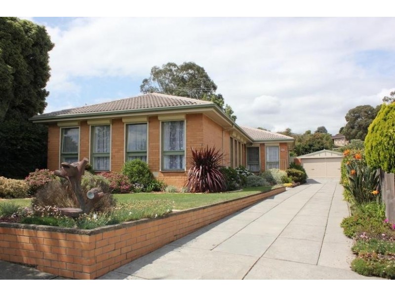 35 Charles Green Avenue, Endeavour Hills VIC 3802