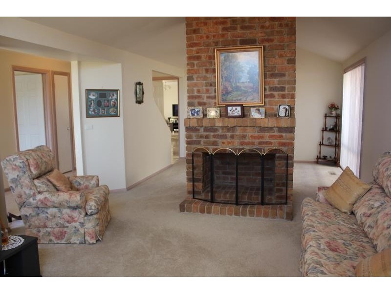 1 Armiston Court, Endeavour Hills VIC 3802
