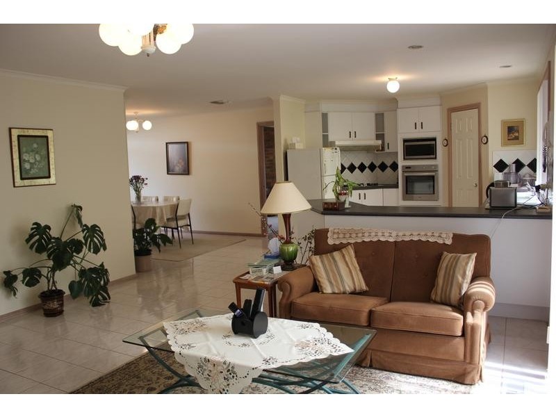 1 Armiston Court, Endeavour Hills VIC 3802