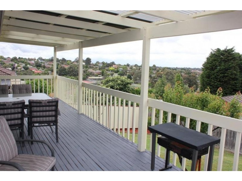 7 Oxley Way, Endeavour Hills VIC 3802