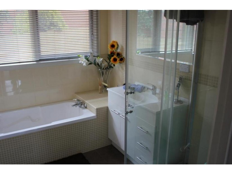 7 Oxley Way, Endeavour Hills VIC 3802