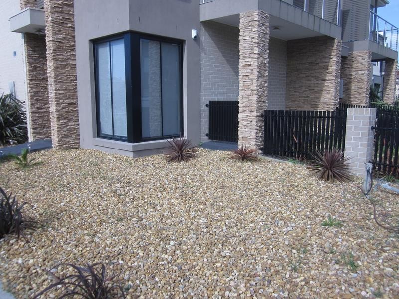 2/64 Everitt, Dandenong VIC 3175