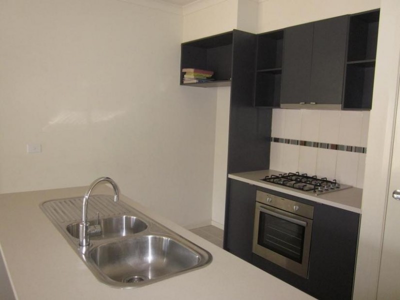 2/64 Everitt, Dandenong VIC 3175