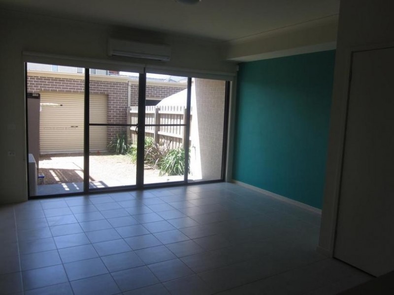 2/64 Everitt, Dandenong VIC 3175