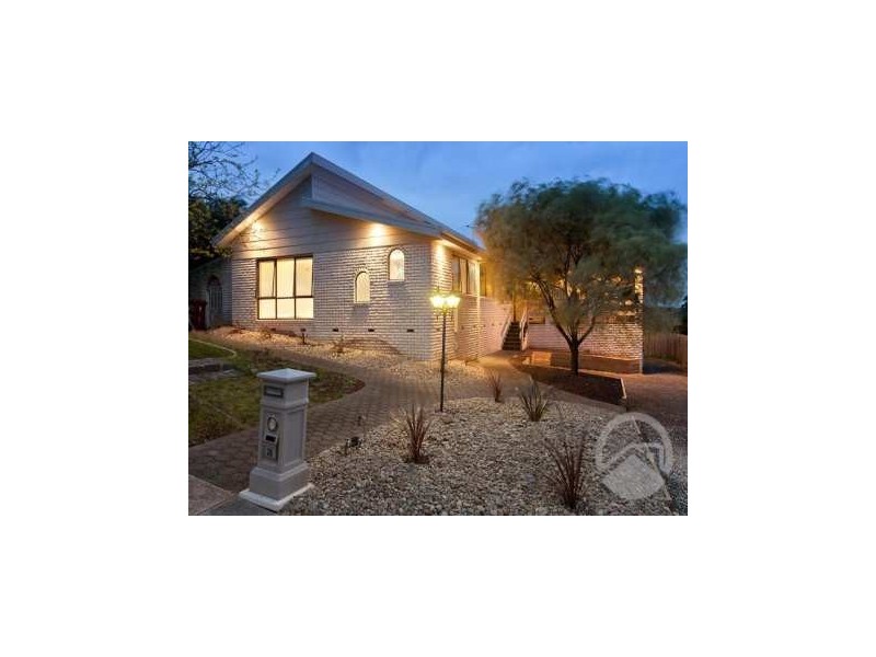 28 Daniel Solander Drive, Endeavour Hills VIC 3802