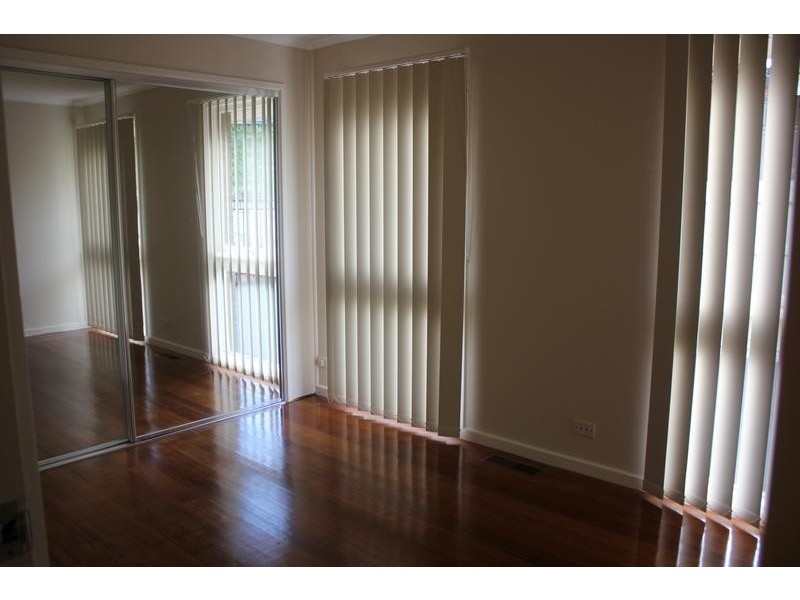 1/10 Heatherton Road, Endeavour Hills VIC 3802