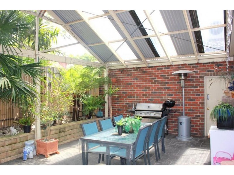 1 Milburn Court, Endeavour Hills VIC 3802