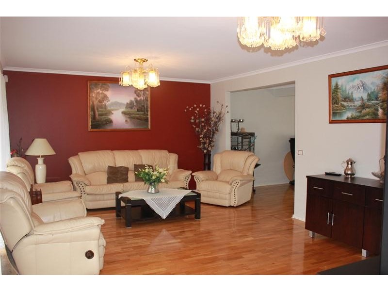 6 Monica Close, Endeavour Hills VIC 3802