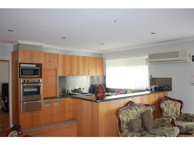 6 Monica Close, Endeavour Hills VIC 3802