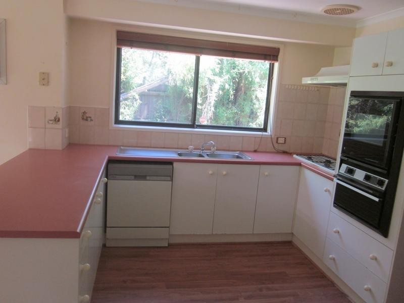 6 Darvel, Endeavour Hills VIC 3802