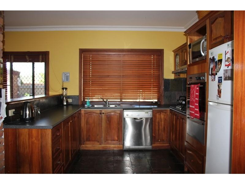 6 Nevis Court, Endeavour Hills VIC 3802