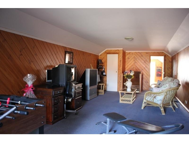 6 Nevis Court, Endeavour Hills VIC 3802