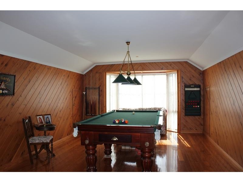 6 Nevis Court, Endeavour Hills VIC 3802