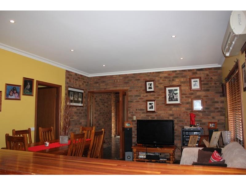 6 Nevis Court, Endeavour Hills VIC 3802