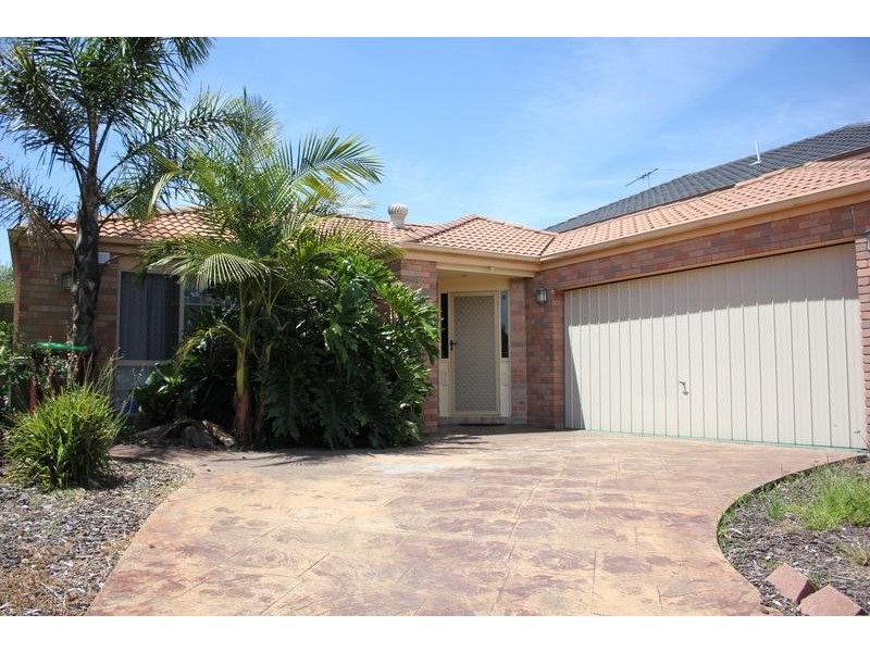 8 Aileen Court, Hallam VIC 3803