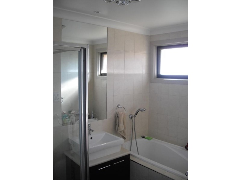 5 Eddington Place, Endeavour Hills VIC 3802