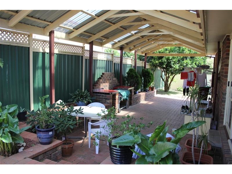 28 Monteith Crescent, Endeavour Hills VIC 3802