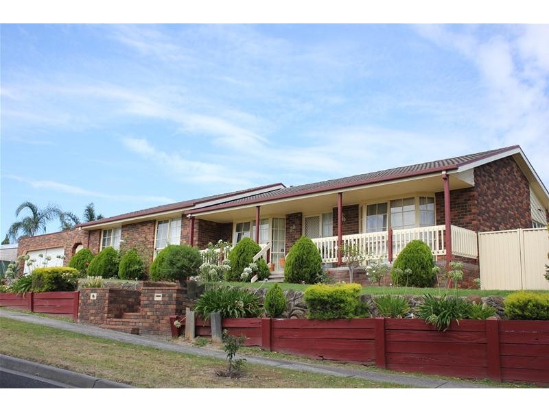 28 Monteith Crescent, Endeavour Hills VIC 3802