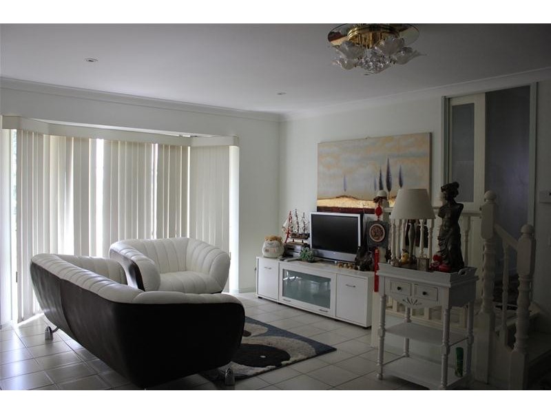 28 Monteith Crescent, Endeavour Hills VIC 3802