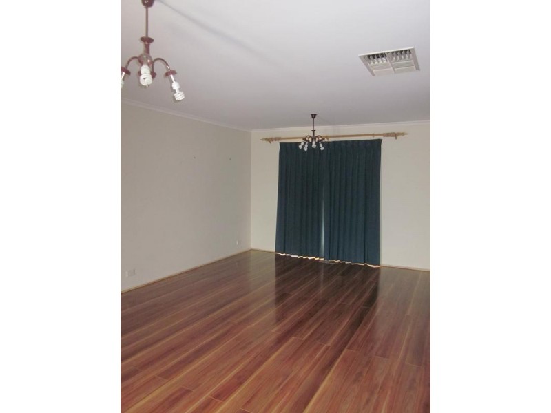 141 Glen Eagles, Endeavour Hills VIC 3802