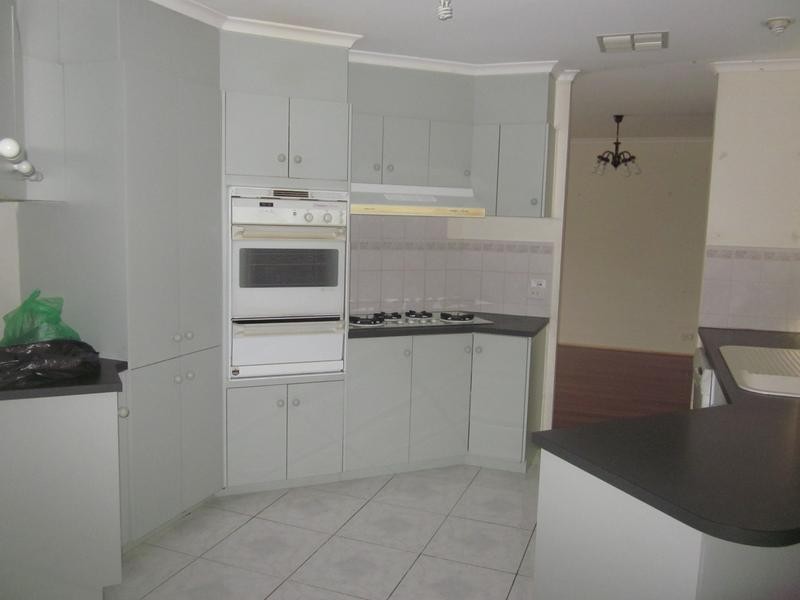 141 Glen Eagles, Endeavour Hills VIC 3802