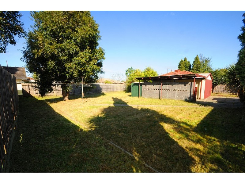 8 Birdwood Avenue, Dandenong VIC 3175