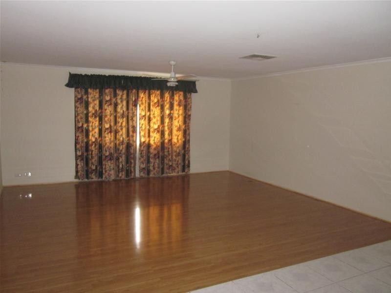 141 Glen Eagles Drive, Endeavour Hills VIC 3802