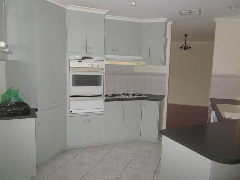 141 Glen Eagles Drive, Endeavour Hills VIC 3802