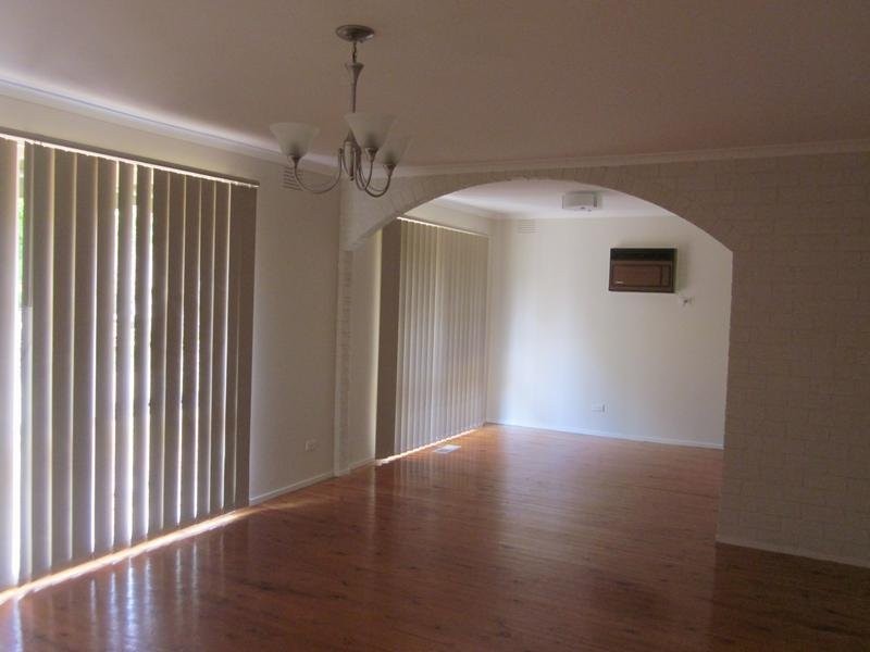 13 Robert Molyneux Avenue, Endeavour Hills VIC 3802