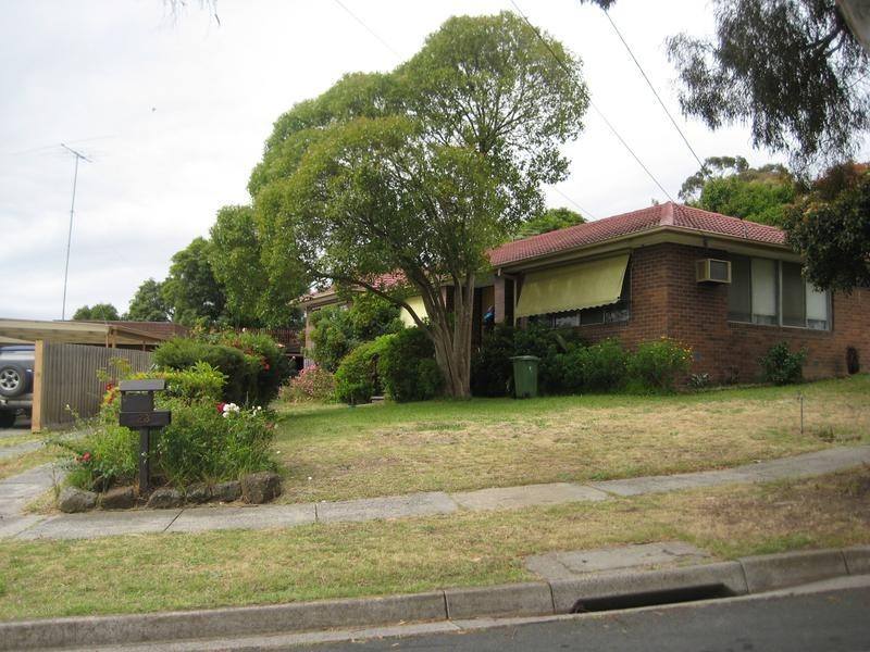 23 Essex Park Drive, Endeavour Hills VIC 3802