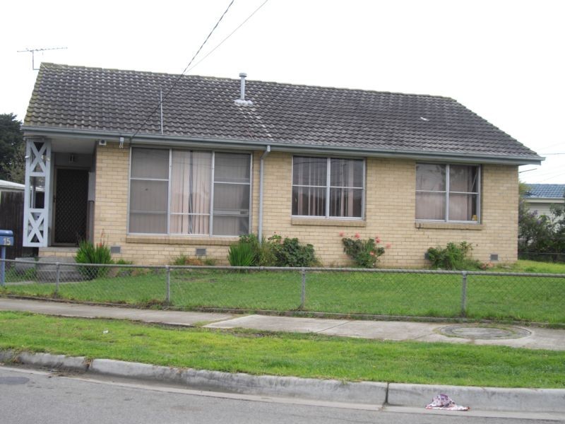 15 Liquidamber Avenue, Doveton VIC 3177