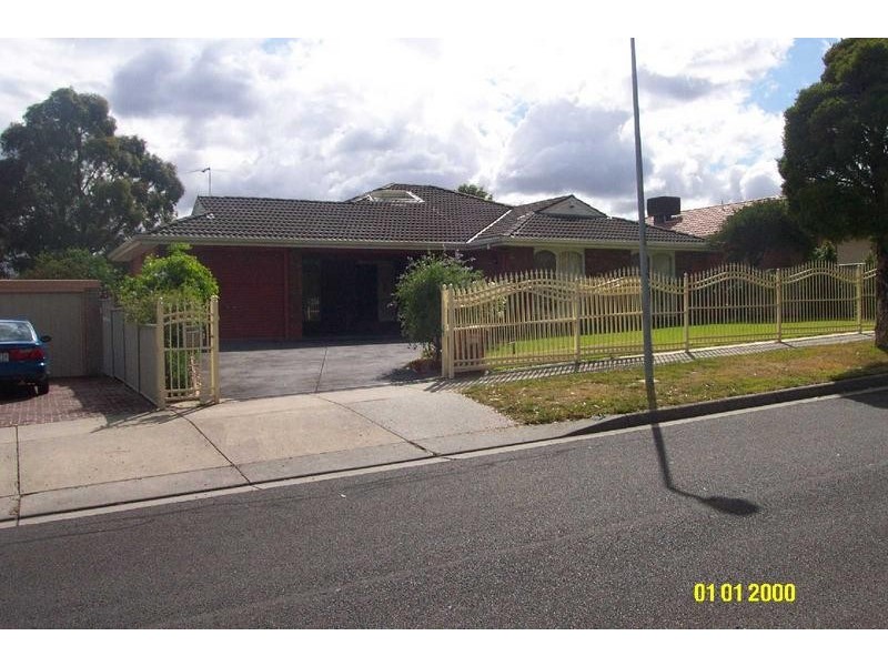 28 Mildura Crescent, Endeavour Hills VIC 3802