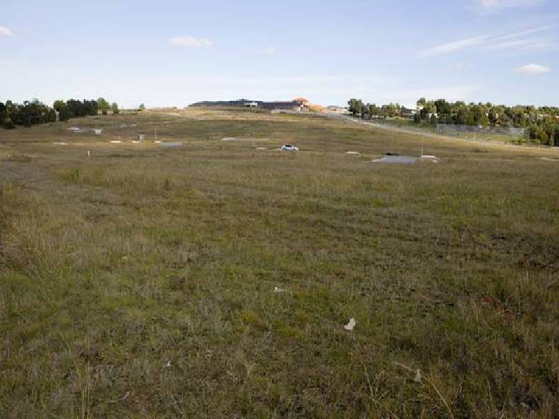 Land, Endeavour Hills VIC 3802