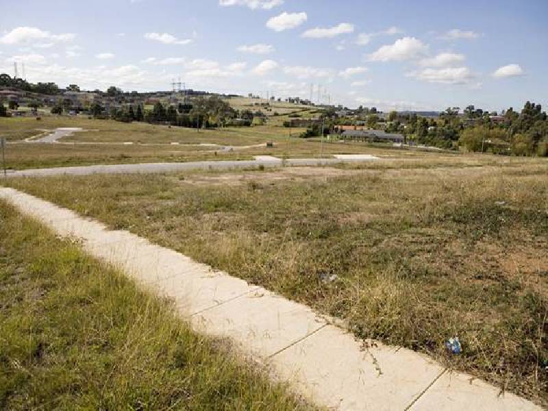 Land, Endeavour Hills VIC 3802