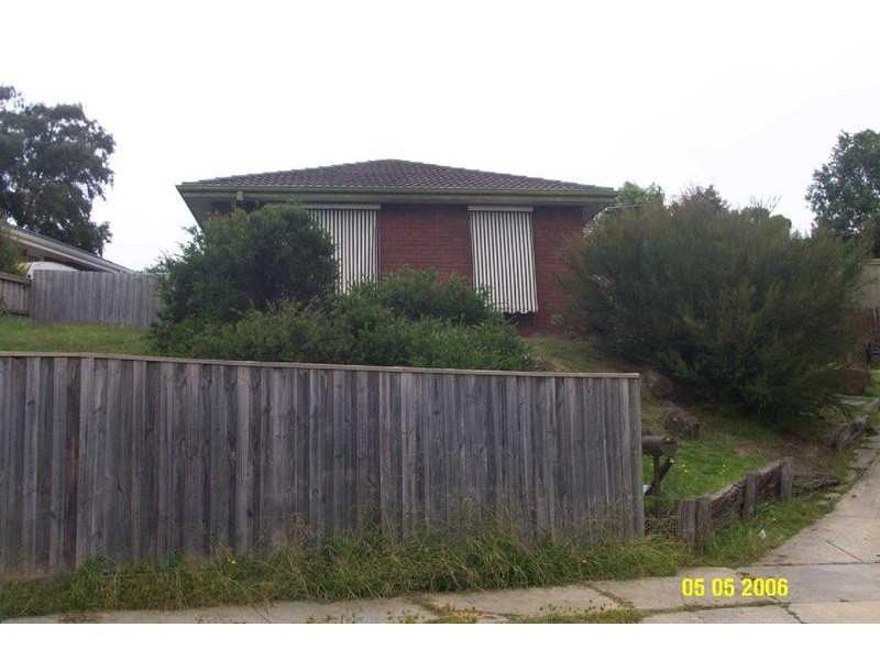 11 Calrossie Close, Endeavour Hills VIC 3802