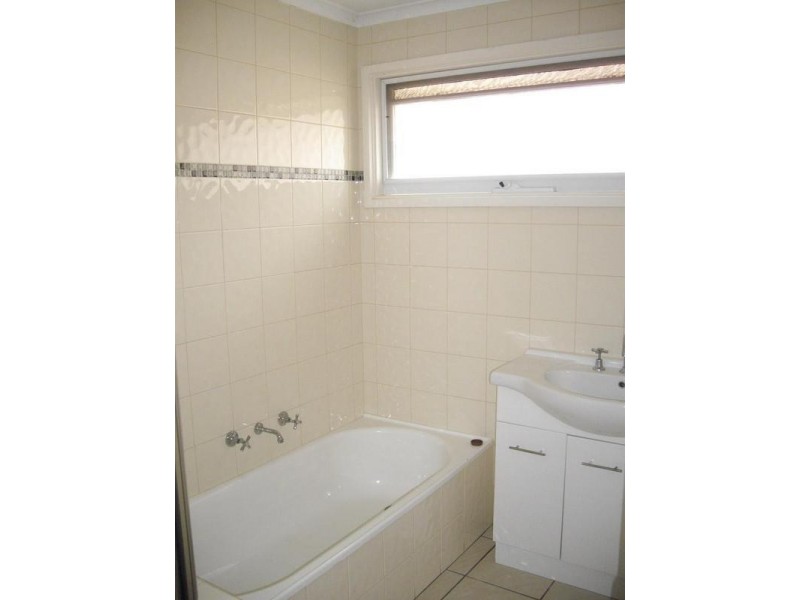 11 Calrossie Close, Endeavour Hills VIC 3802